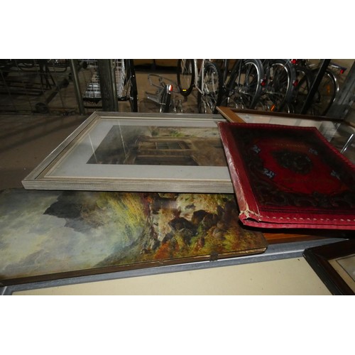 2100A - A quantity of various framed prints etc