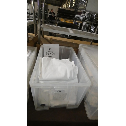 1040 - A quantity of approx 33 white table cloths approx 54x54