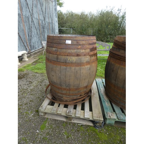 2611 - An extra large vintage whisky barrel diameter of top approx 78cm