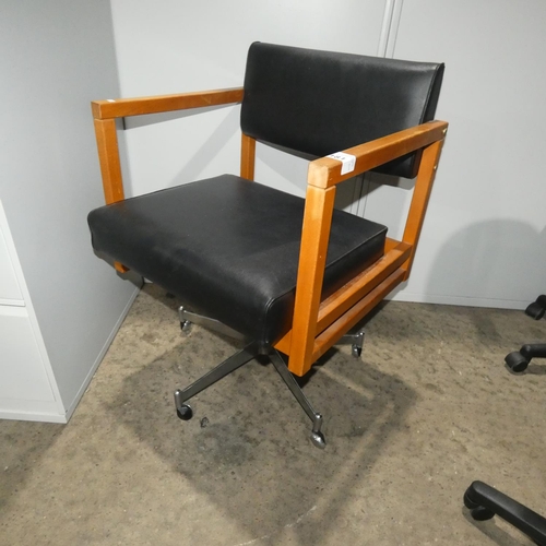 1181 - 1 vintage office swivel chair (missing the stem to the chair base retaining nut)