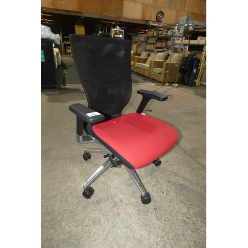 1237 - 1 office swivel chair by Techo with red seat and a black mesh back