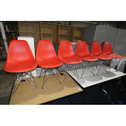 1261 - 6 x red plastic chairs with chrome effect tri-tube legs - Please note that some are missing the blac... 