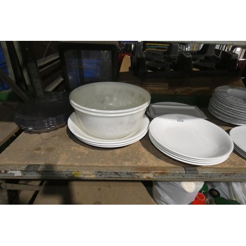 1032 - A quantity of various catering related items including plates, bowls, serving platters etc. Contents... 