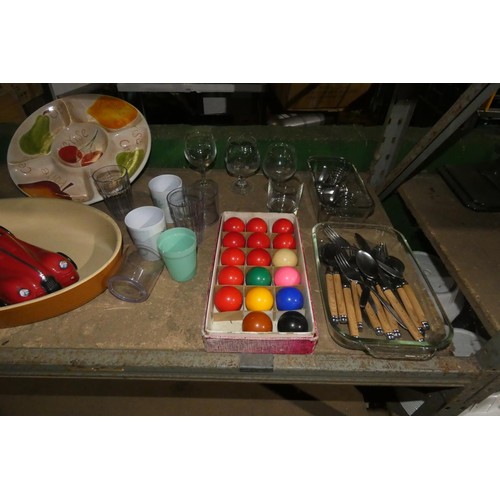 1038 - A quantity of various catering related items including cutlery, glasses, stoneware baking tray, 2 x ... 