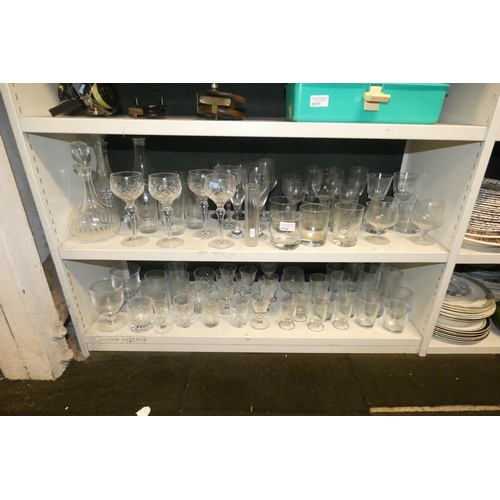 3118 - A quantity of miscellaneous decorative glassware and drinking glasses (2 shelves)