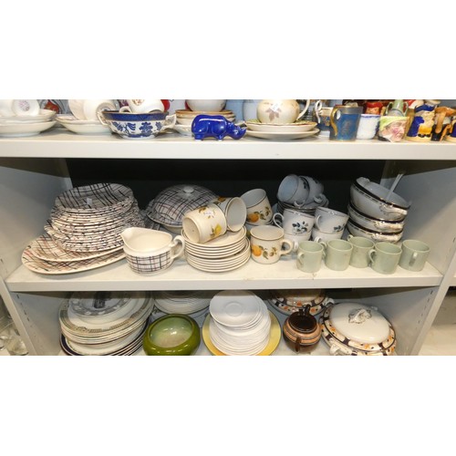 3113 - A large quantity of miscellaneous decorative chinaware, ornaments and trinkets etc (6 shelves)