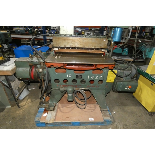 465 - A 25-pin dovetailing machine by Brookman type 25 APM, serial number 5602, 3ph