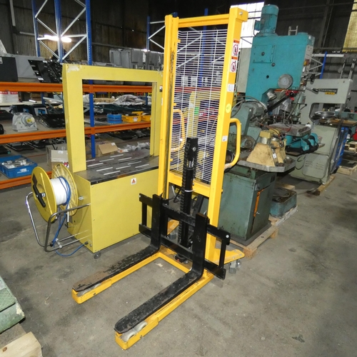 469 - A yellow manual hydraulic stacker type SDJA1000, capacity approx 1000kg, max lift height approx 1600... 