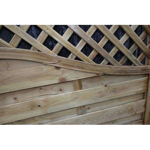 720 - 3 garden panels comprising 2 trellis panels, please note 1 of these are damaged, and a fence panel w... 