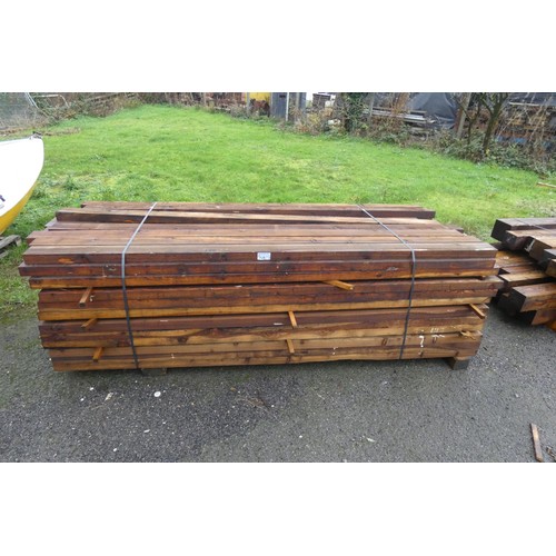 725 - 100 + lengths of timber measuring approx 10cm x 5cm x 240cm