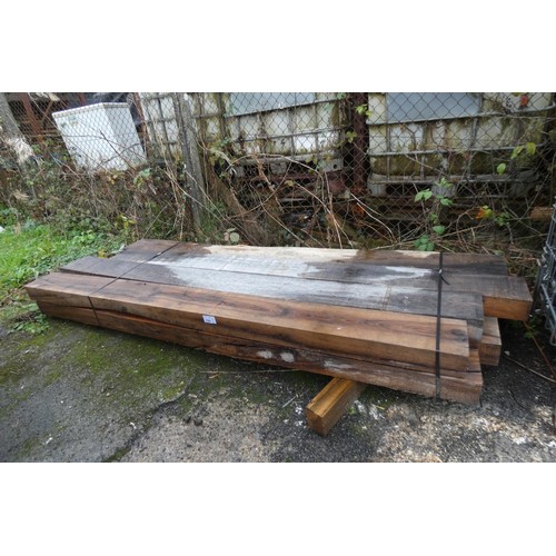 729 - 8 wooden sleepers measuring approx 20cm x 10cm x 240cm