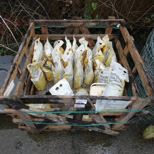 5594 - 1 crate containing approx 28 x 5kg bags of flexible wide joint tile grout