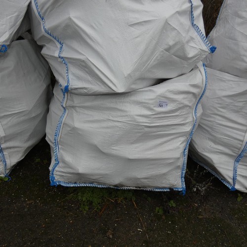 741 - 1 dumpy bag containing various wood offcuts (bottom stack)