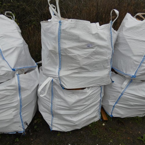 742 - 2 dumpy bag containing various wood offcuts