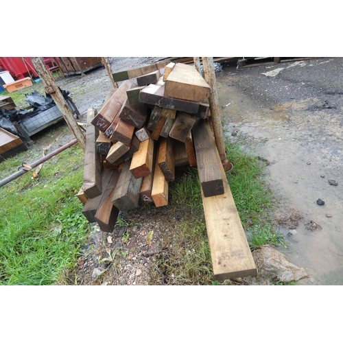 746 - 1 stillage containing a quantity of timber offcuts to inc 22cm x 7.5cm, 10cm x 10cm, 9.5cm x 7cm etc... 