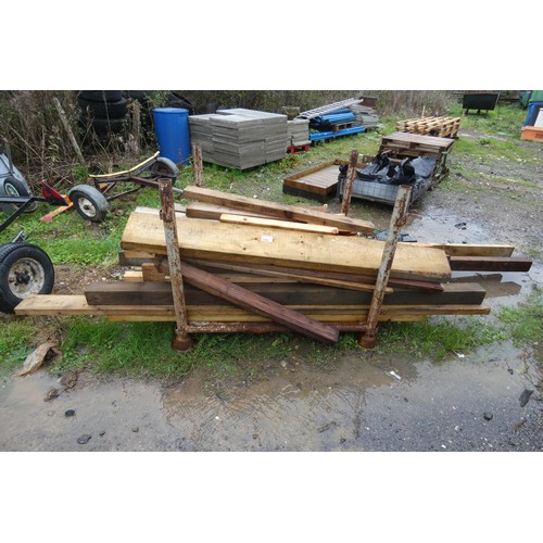 746 - 1 stillage containing a quantity of timber offcuts to inc 22cm x 7.5cm, 10cm x 10cm, 9.5cm x 7cm etc... 