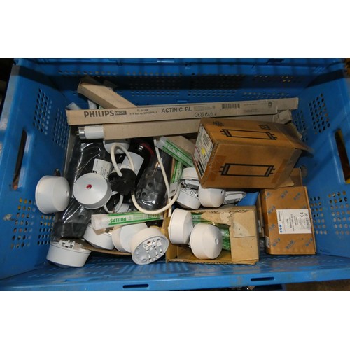 151 - A quantity of various electrical related items including fuse links, clips, bulbs, cleats etc. Conte... 