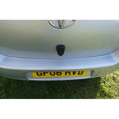 813 - Toyota Yaris T Spirit 3 dr hatchback, Silver, Reg: GPO6  HVD, 1st reg 25/05/2006, 5 spd manual petro... 