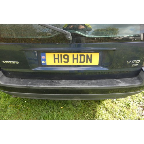 811 - Volvo V70 D5 SE 2.4 Auto Estate, Blue, Reg. H19 HDN, 1st reg 30/03/2004, 5 spd automatic Diesel 2401... 