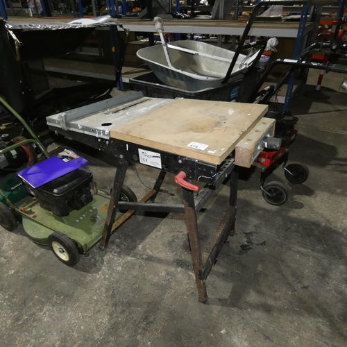 614 - A Wolfcraft Pioneer III multi purpose foldable bench / saw table