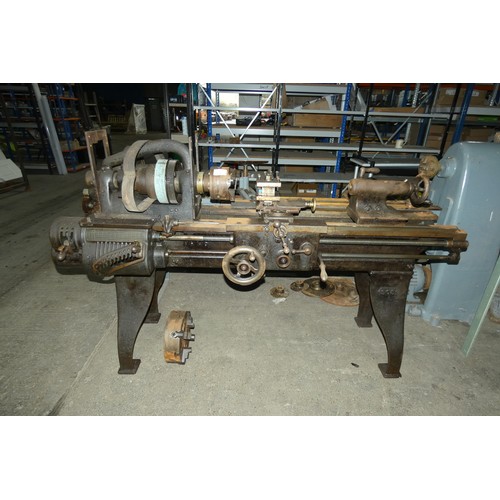 629 - A vintage belt driven metal turning lathe by The Hendey Machine Co. Torrington, USA, type 308? , ove... 