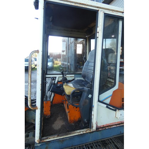 824 - Pel Job LS2000 digger, 1988, 3.4 ton, with 2 buckets, & wide metal swamp tracks, aux piping. 20kw.  ... 