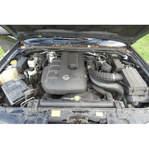 817 - Nissan Pathfinder SE DCI 174 MPV, 4x4 Estate Black, Reg OU55 OYH, 16/12/2005, 6 spd Manual 2488 cc D... 