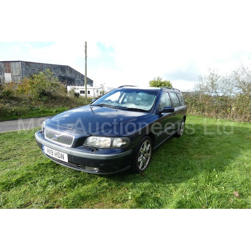 811 - Volvo V70 D5 SE 2.4 Auto Estate, Blue, Reg. H19 HDN, 1st reg 30/03/2004, 5 spd automatic Diesel 2401... 