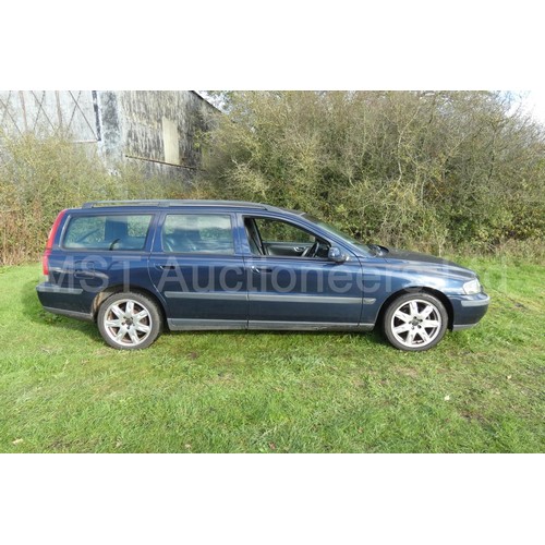 811 - Volvo V70 D5 SE 2.4 Auto Estate, Blue, Reg. H19 HDN, 1st reg 30/03/2004, 5 spd automatic Diesel 2401... 