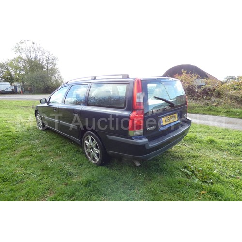 811 - Volvo V70 D5 SE 2.4 Auto Estate, Blue, Reg. H19 HDN, 1st reg 30/03/2004, 5 spd automatic Diesel 2401... 