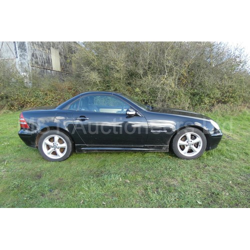 812 - Mercedes SLK 200 Kompressor Convertible, black, 2 dr sports, Reg CV53 UAT, 1st reg 15/09/2003, 6 spd... 