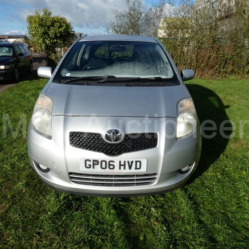 813 - Toyota Yaris T Spirit 3 dr hatchback, Silver, Reg: GPO6  HVD, 1st reg 25/05/2006, 5 spd manual petro... 