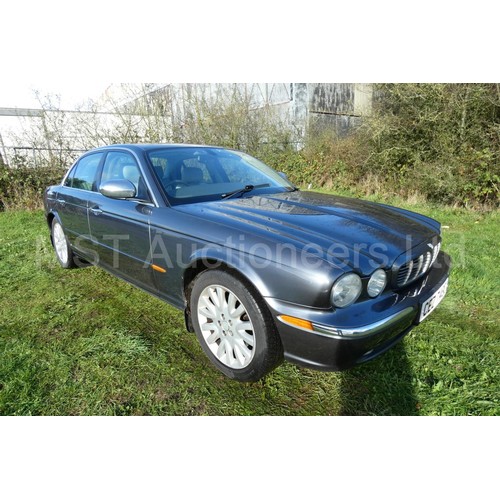 816 - Jaguar XJ6 V6 Auto Saloon, Silver/grey, Reg: CEZ 7480, 1st reg 28/04/2005, 6 spd auto Petrol 2967cc,... 