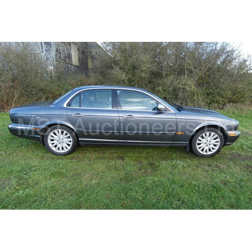 816 - Jaguar XJ6 V6 Auto Saloon, Silver/grey, Reg: CEZ 7480, 1st reg 28/04/2005, 6 spd auto Petrol 2967cc,... 