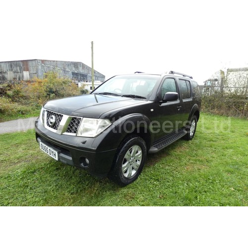 817 - Nissan Pathfinder SE DCI 174 MPV, 4x4 Estate Black, Reg OU55 OYH, 16/12/2005, 6 spd Manual 2488 cc D... 