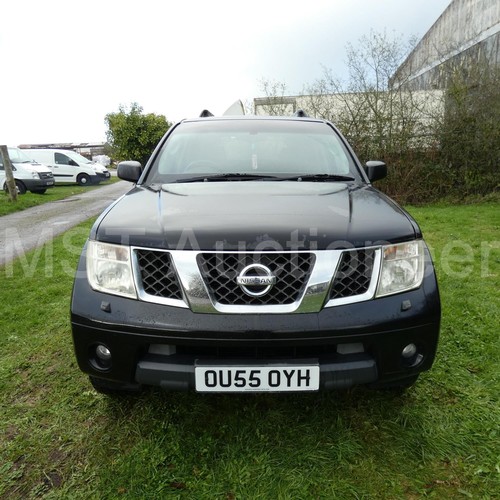 817 - Nissan Pathfinder SE DCI 174 MPV, 4x4 Estate Black, Reg OU55 OYH, 16/12/2005, 6 spd Manual 2488 cc D... 