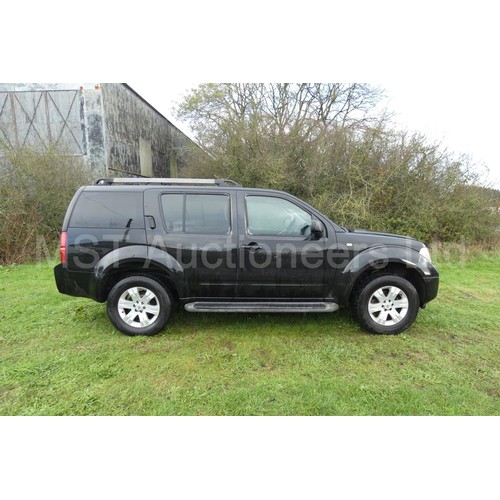 817 - Nissan Pathfinder SE DCI 174 MPV, 4x4 Estate Black, Reg OU55 OYH, 16/12/2005, 6 spd Manual 2488 cc D... 