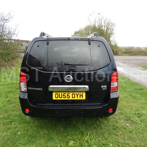 817 - Nissan Pathfinder SE DCI 174 MPV, 4x4 Estate Black, Reg OU55 OYH, 16/12/2005, 6 spd Manual 2488 cc D... 