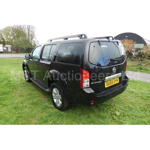 817 - Nissan Pathfinder SE DCI 174 MPV, 4x4 Estate Black, Reg OU55 OYH, 16/12/2005, 6 spd Manual 2488 cc D... 