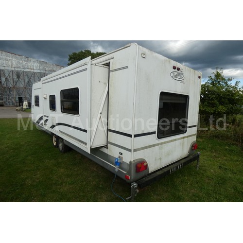 823 - American Caravan by R-Vision, Super Trail – Lite TL8307S, Manufactured 2006,  30ft 10” long. Slide-o... 