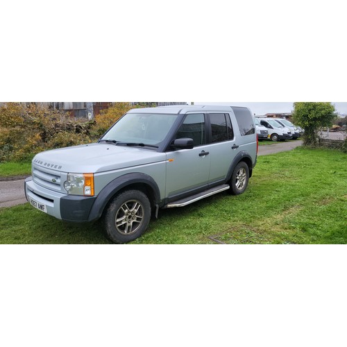 822 - Landrover Discovery 3 MWB, Light 4x4 Utility, Commercial TD V6.. Reg HD57 AWF, 07/01/2008, 6 spd man... 