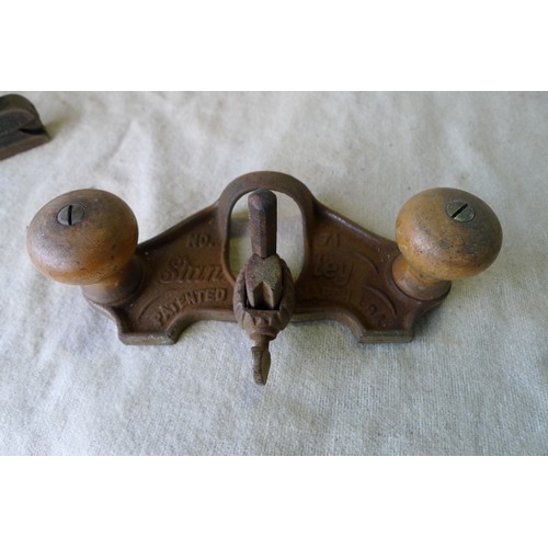 455 - A vintage Stanley No. 71 router plane type 4 (late Victorian), a Stanley No.78 rabbet rebate plane, ... 