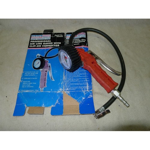 486 - 3 air tools and 2 lengths of air hose with fittings attached comprising 1 x Sealey air line gauge wi... 