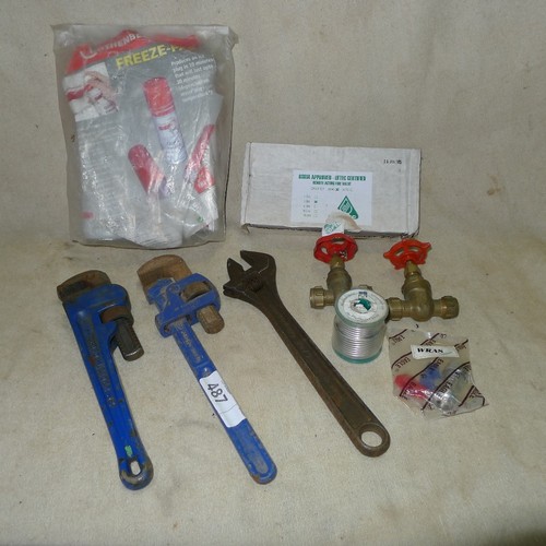 487 - 2 x Record pipe wrenches, 1 x Bahco adjustable wrench, a Rothenberger pipe freeze pack, a roll of so... 