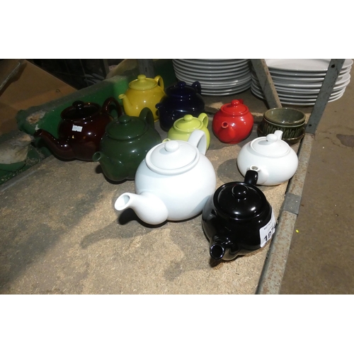 1074 - A quantity of various colour teapots