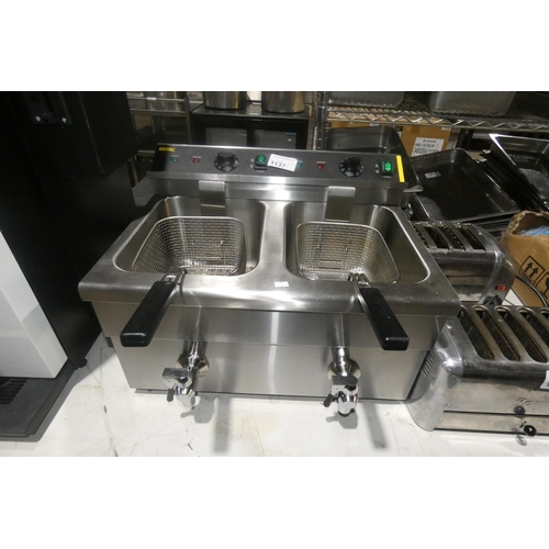 1137 - A commercial stainless steel twin basket deep fryer by Buffalo, runs from 2 x 240v plugs - trade