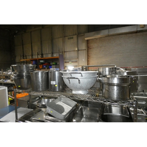 1141 - A large quantity of various catering related items including stainless steel pots, bowls, Bain Marie... 