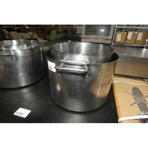 1226 - 2 x stainless steel cooking pots