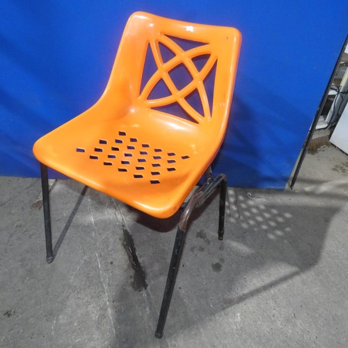 1015 - Approx 30 orange plastic stacking chairs