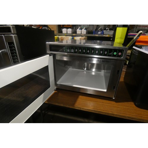 1152 - A commercial stainless steel microwave oven by Menumaster 1800w (top is loose) - trade. TESTED WORKI... 